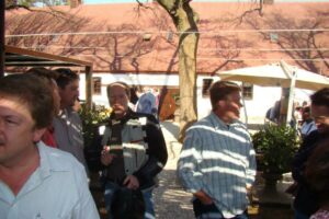 2008 045